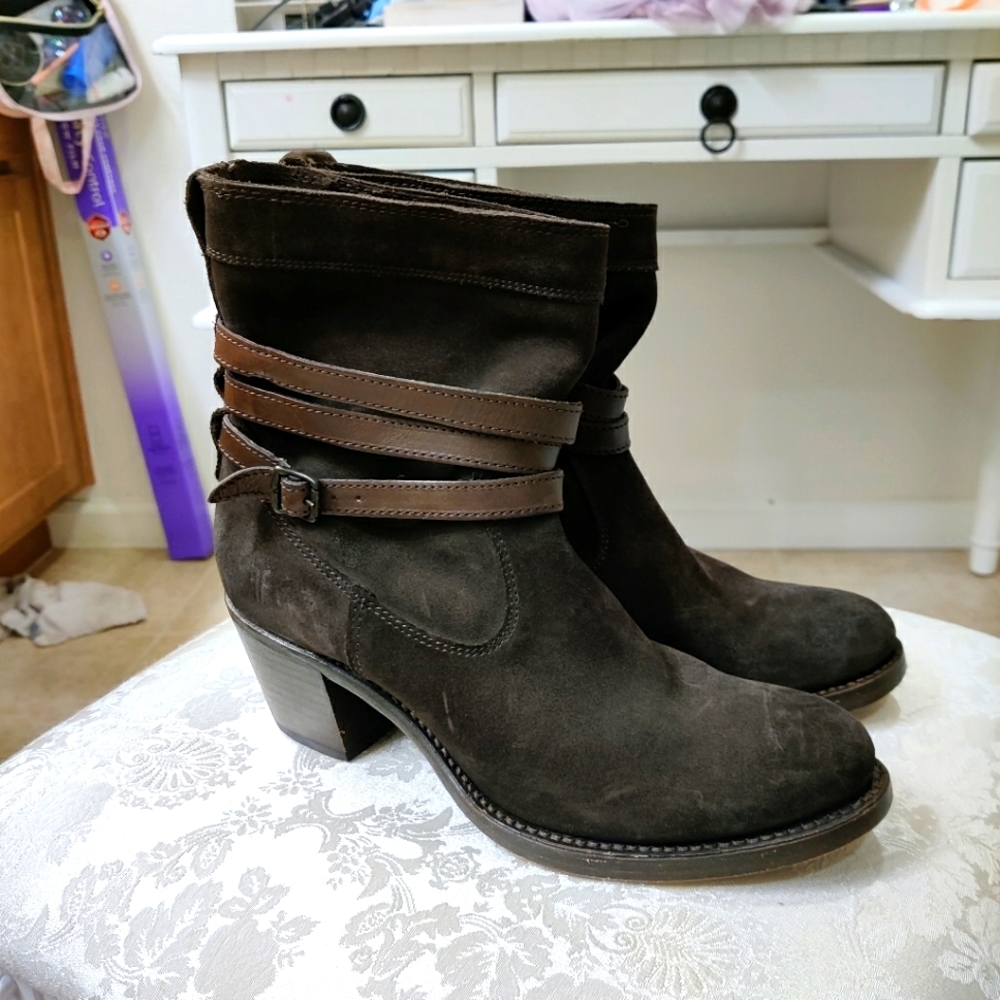 Frye Jane strappy bootie size 8